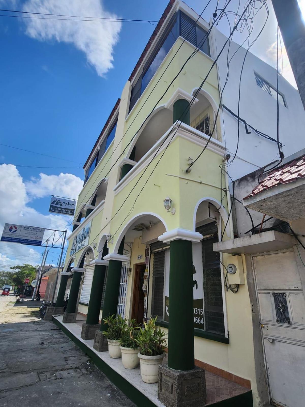 Nakum Hotel Флорес Екстериор снимка