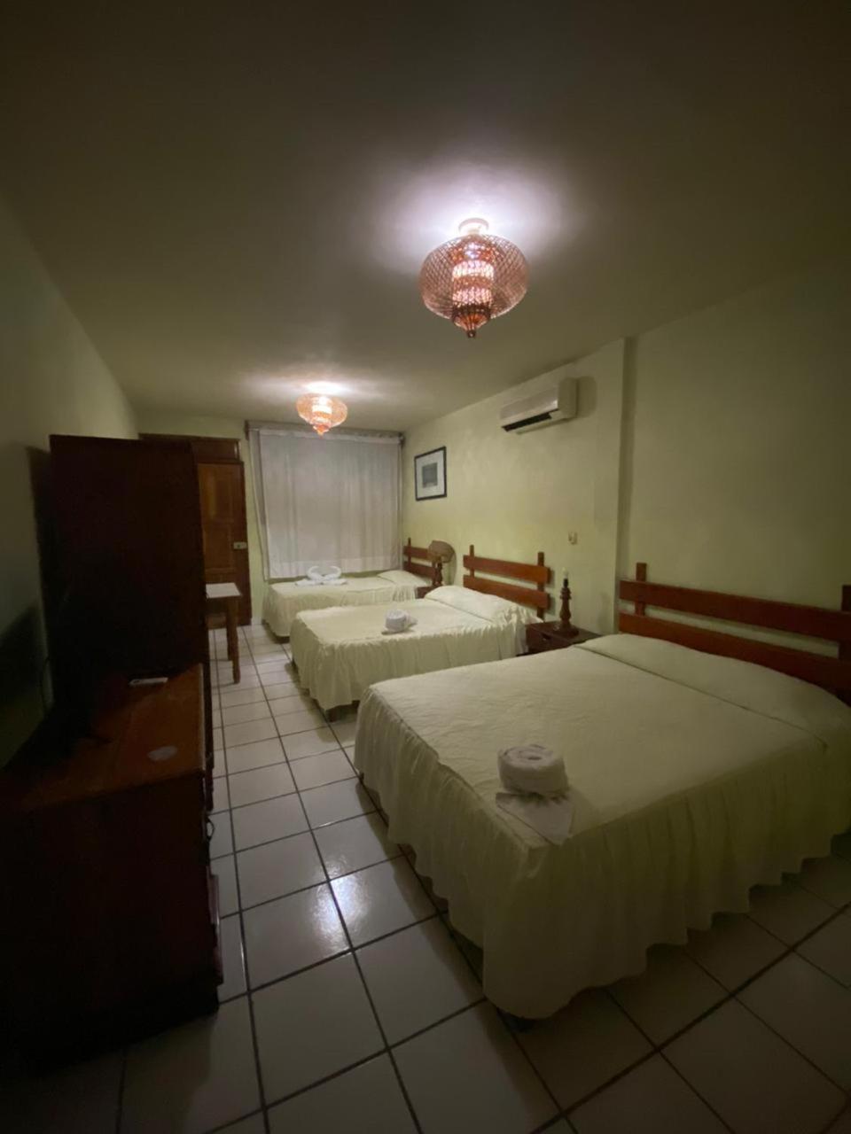 Nakum Hotel Флорес Екстериор снимка