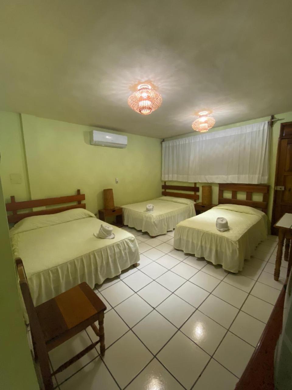Nakum Hotel Флорес Екстериор снимка